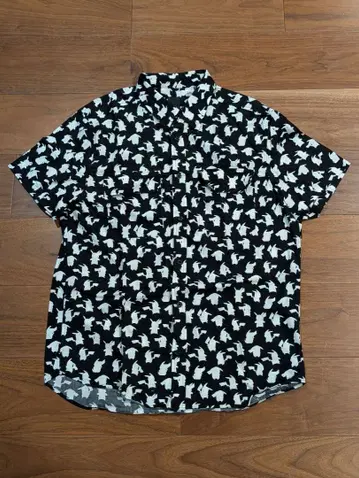 단종품 H&M 포켓몬 콜라보 피카츄 셔츠 흑백