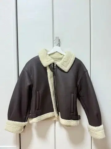 [ nui nullu ] 2WAY 숏 B-3 무스탕 자켓 브라운