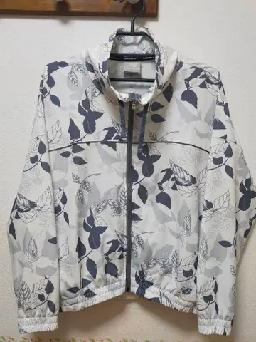 new balance 리프 무늬 풀 지퍼 자켓 S 사이즈