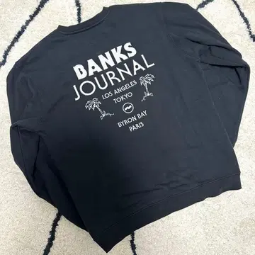 BANKS JOURNAL 프린트 맨투맨 블랙