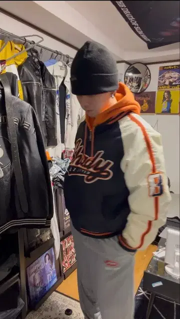 타미 힐피거 후드티