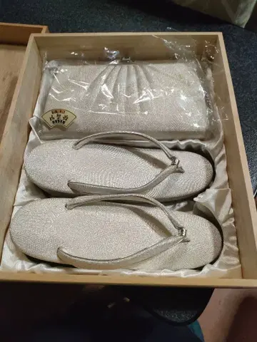 일본 의류용 조리와 클러치백 세트