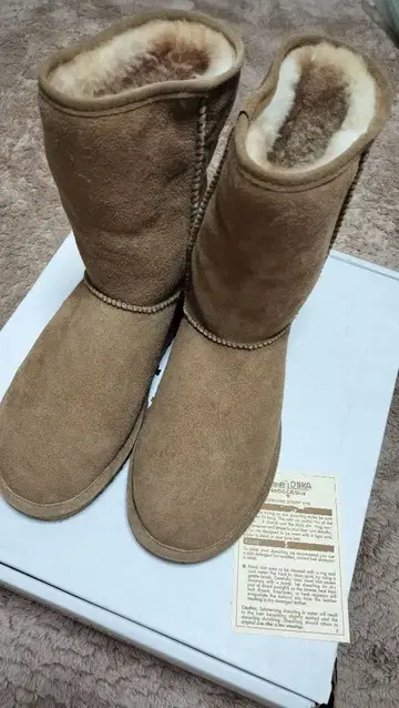 미사용 새상품 미네통카 MINNETONKA 어그 부츠 SIZE 7