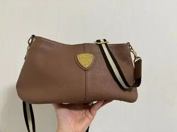 ATAO 치비 가죽 숄더백 아몬드