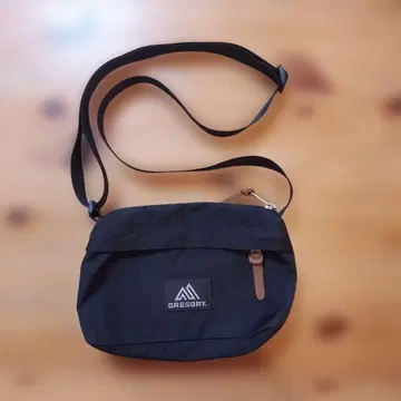 새상품급 GREGORY 숄더백 블랙