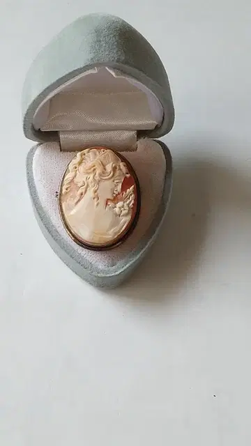 쉘 카메오 CAMEO 브로치 2WAY 빈티지 카메오 새상품급 입니다.