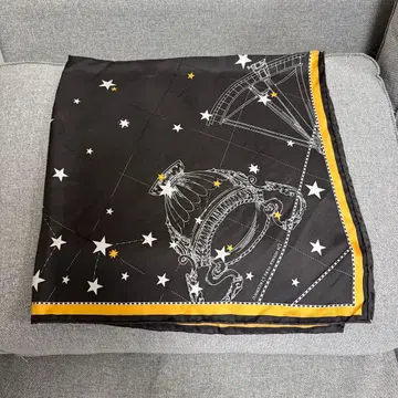 마니프리 별자리 모티브 스카프 88cm