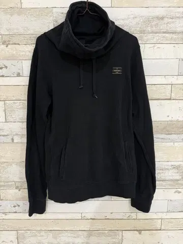 ARMADA 블랙 하이넥 후드티