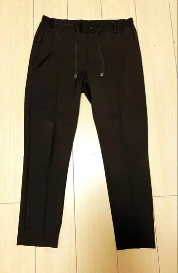 AOURE MALPENSA 아우르 다크 브라운