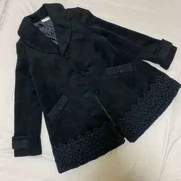 [ 12/16까지 ] 엑시즈팜 롱 코트 블랙 레이스 장미 버튼