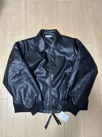 충전솜 빈티지 PU 인조 가죽 숏 기장 블루종