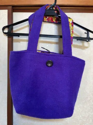 CATTAPILLA DESIGNS 보라색 토트백