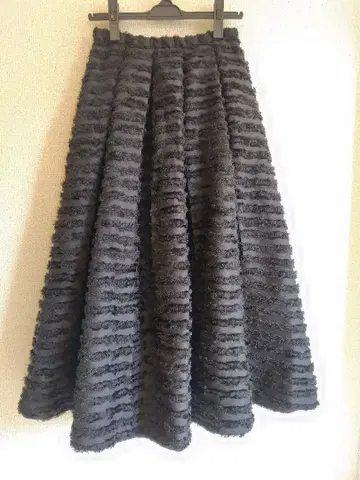 미라 오웬 볼륨 샤기 롱 스커트 블랙 사이즈0