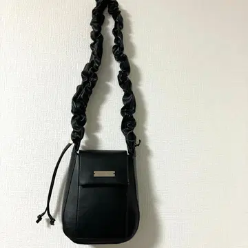 un/neu 블랙 숄더백