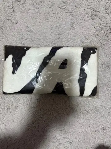 화이트 블랙 스트라이프 타월 A 로고