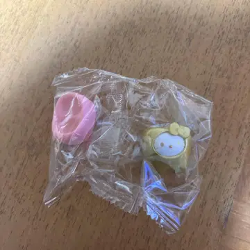 캡슐 토이 헬로키티 금니