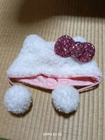 귀 달린 화이트 모자 스팽글 리본 포함