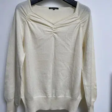 23구 긴팔 스웨터 40 아이보리 L 사이즈