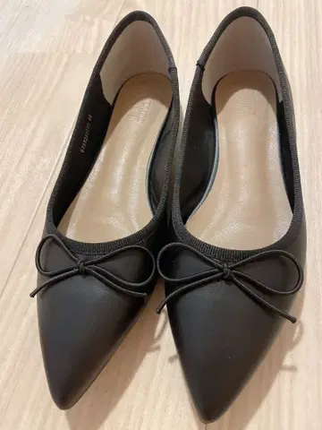 나노 유니버스 블랙 플랫슈즈