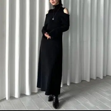 AMERI UND OFF SHOULDER KNIT DRESS