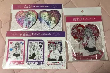 이토 준지 산리오 토미에 갸루 캔뱃지 아크릴 스탠드 브로마이드 3종 세트