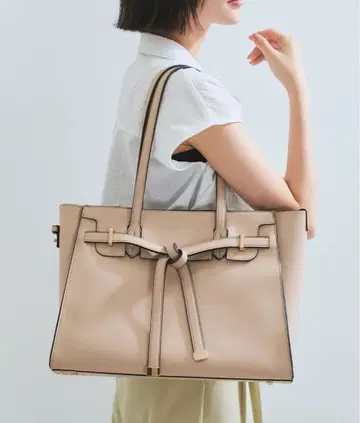 베이지 리본 포함 토트백