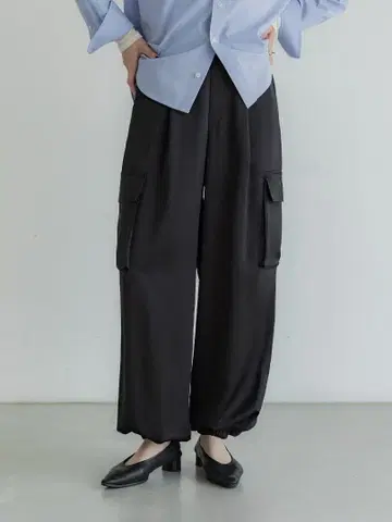 crewre 매트 새틴 카고 팬츠 블랙 2