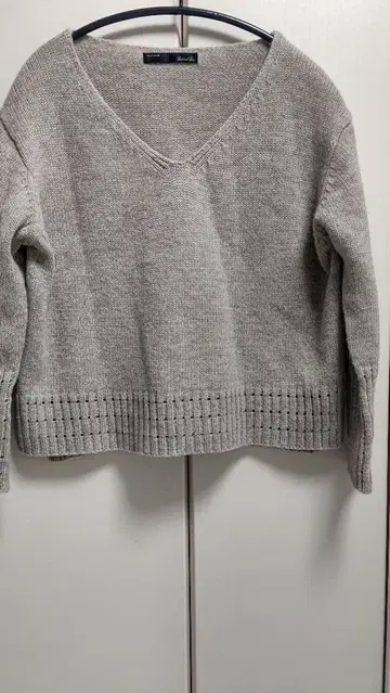 Spick and Span V넥 니트 베이지