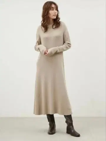 [ 새상품급 ] 미라 오웬 24aw 니트 원피스