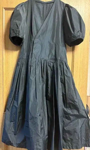 SHE 도쿄 그레타 네이비 원피스 네이비 컬러