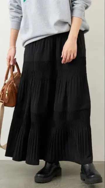 블랙 플레어 스커트