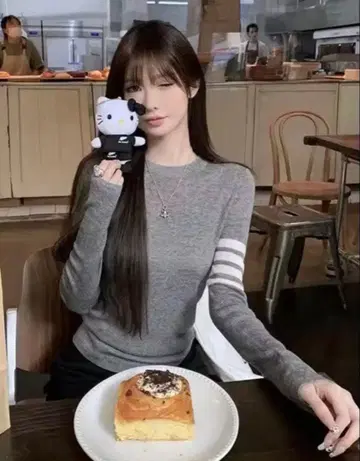 스트라이프 소매 니트 상의 왕홍 그레이