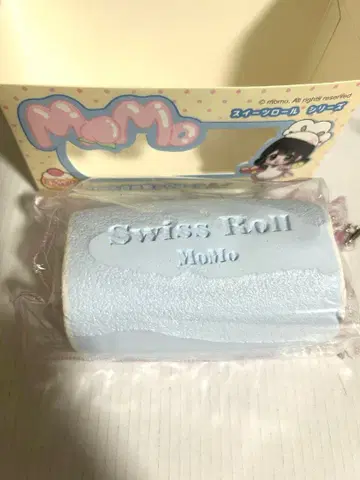 [ 미사용 새상품 ] MoMo 롤케이크 스트로베리 스카이블루 해외 스퀴즈