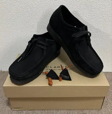 CLARKS 블랙 스웨이드