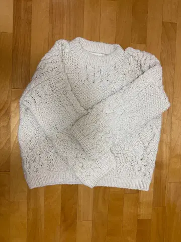 TOOTHTAIL 화이트 긴팔 니트