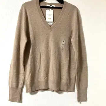 [ 미사용 새상품 ] 베이지 캐시미어 V넥 니트 M 사이즈 유니클로