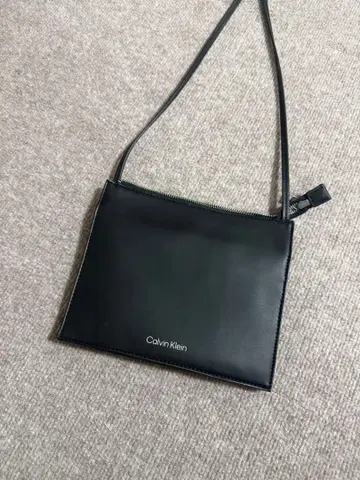 캘빈 클라인 블랙 숄더백