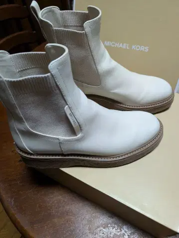 MICHAEL KORS 화이트 사이드 고어 부츠