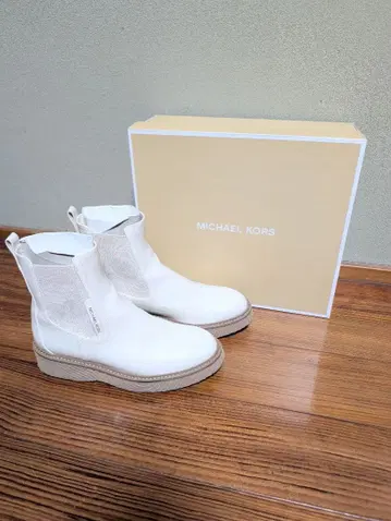 MICHAEL KORS 화이트 사이드 고어 부츠
