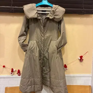 폭시 베이지 플레어 롱 코트