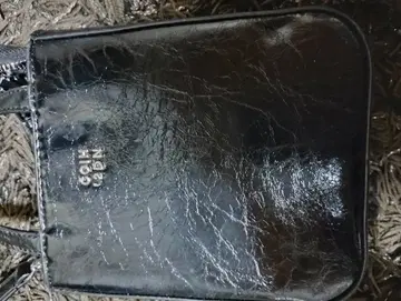 COIN 42ND 블랙 숄더백