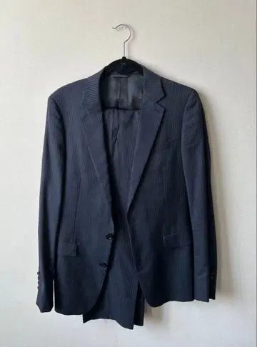 네이비 컬러 2버튼 비즈니스 정장 스트라이프 자켓&팬츠 올 시즌