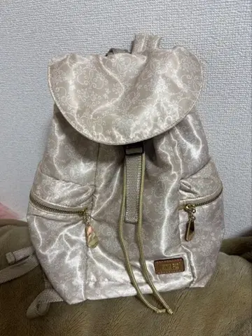 안나수이 나일론 백팩 새상품급