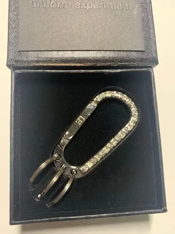 유니폼 익스페리먼트 카라비너 중고품