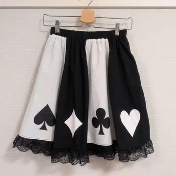 드래그 허니 트럼프 무늬 레이스 부착 흑백 스커트