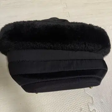 블랙 퍼 포함 핸드백