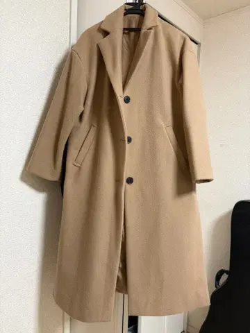 베이지 버튼 롱 코트
