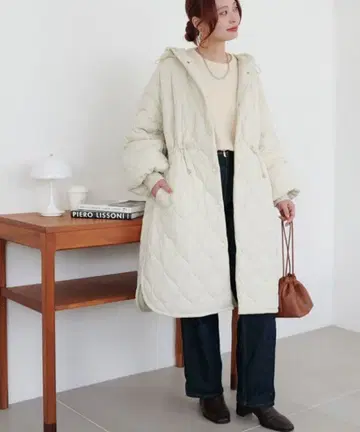 DISCOAT 퀼팅 드레스 코트 아이보리