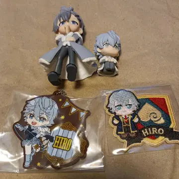 컬러풀 피치 히로 피규어, 자수 패치 등