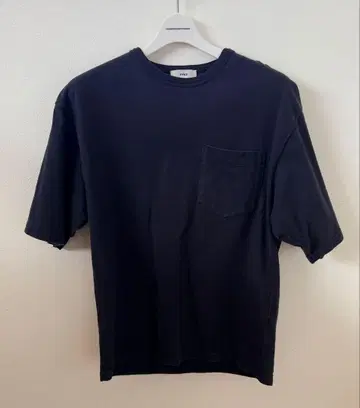 HYKE 네이비 T셔츠